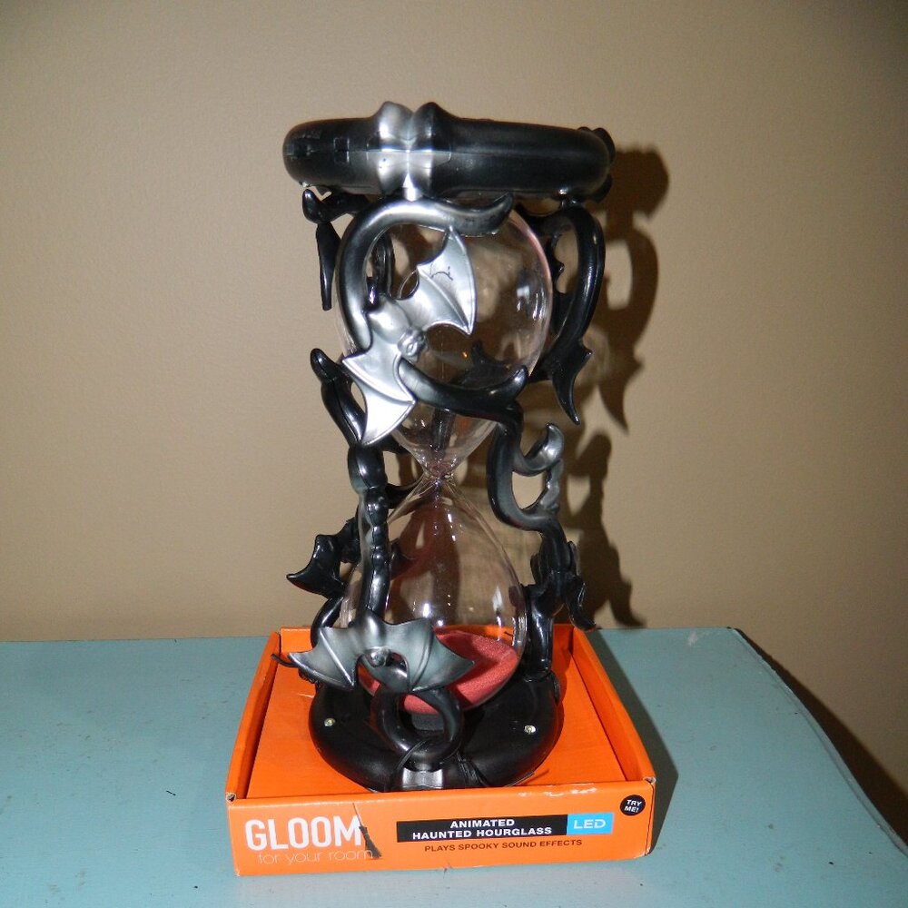 ANIMATED LIGHTS HAUNTED HOURGLASS YOUR TIMES IS RUNNING OUT HALLOWEEN PROP